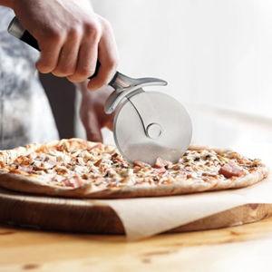 KitchenAid Classic Pizza Wheel with Sharp Blade For Cutting Through Crusts, Pies and More, Built In Finger Guard for Safety and Comfort Grip to Protect Fingers, Dishwasher Safe, 9-Inch, Black