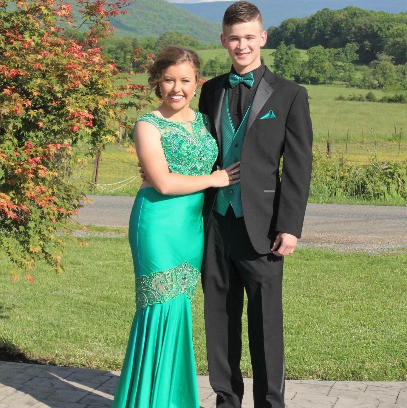 Nathan's senior prom. β¨