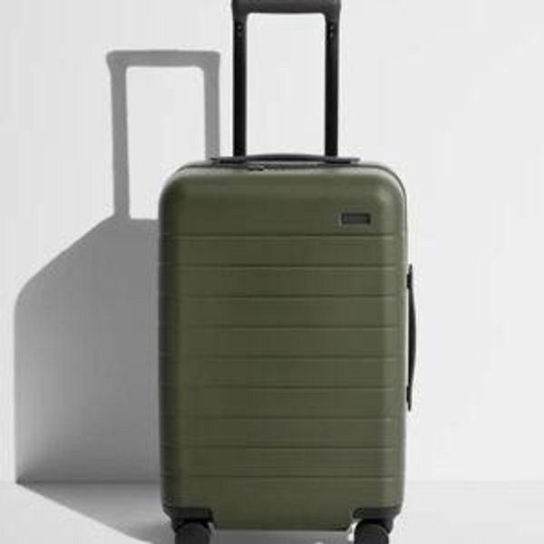 Away | The Carry-On (Green)