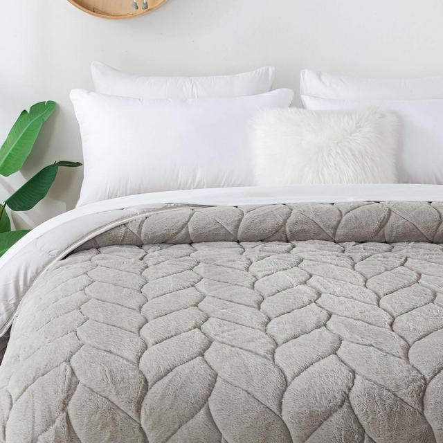 Full/Queen Waverly Cozy Down Alternative Bed Blanket - St. James Home
