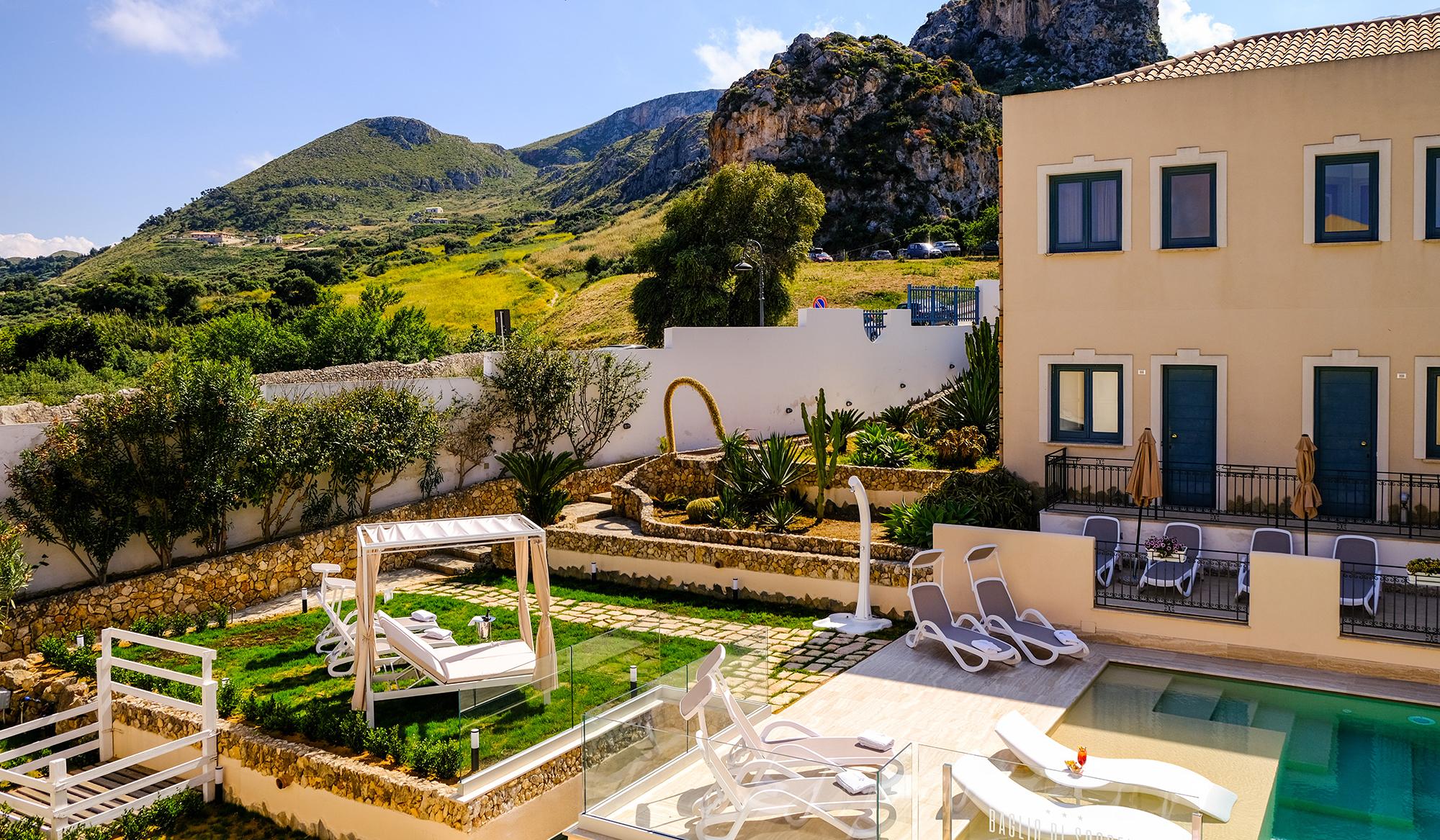 The Wedding Website of Louisa Galante and Sebastian Varile
