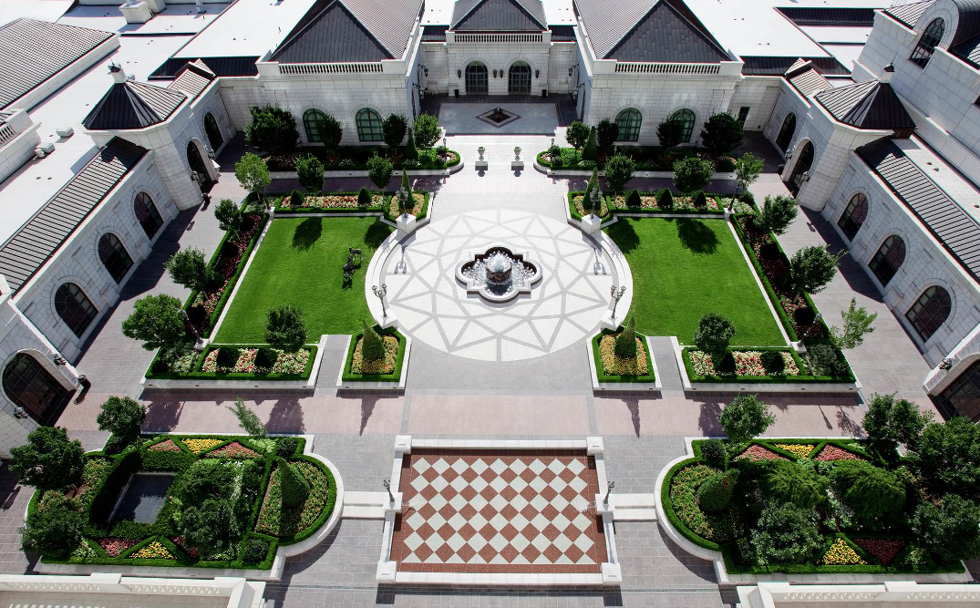 The Wedding Website of Victoria Loveless and Derek Bronner