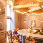 The Carousel Bar & Lounge