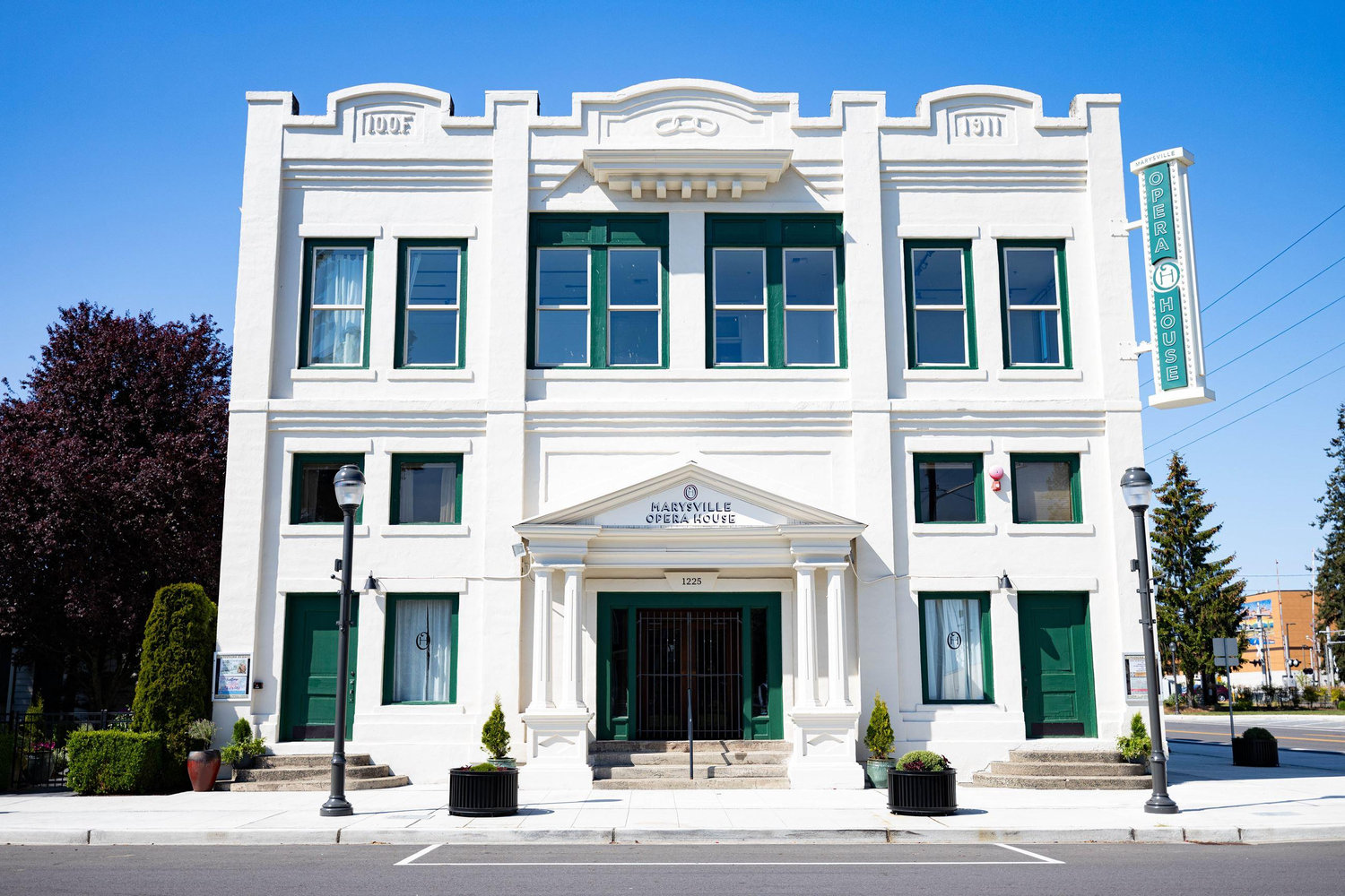 The Wedding Website of Cascia deLeon and Edward Feetham