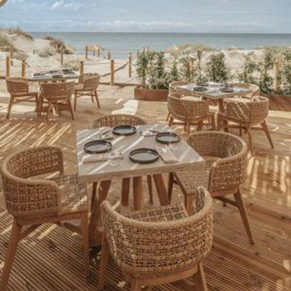 HONEYMOON | Seaside Lunch for Two