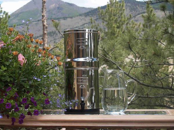 Big Berkey 2.25 gallon Water Filter Special Set with 2 Black Elements and 2 Fluoride Filters