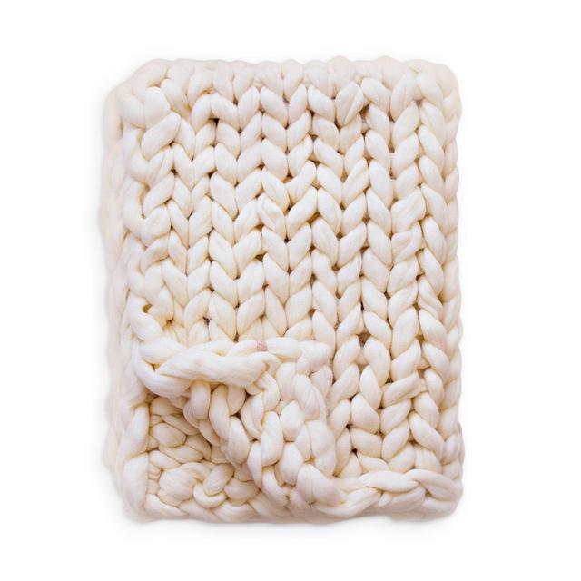 Lane and Mae Chunky Knit Medium Throw