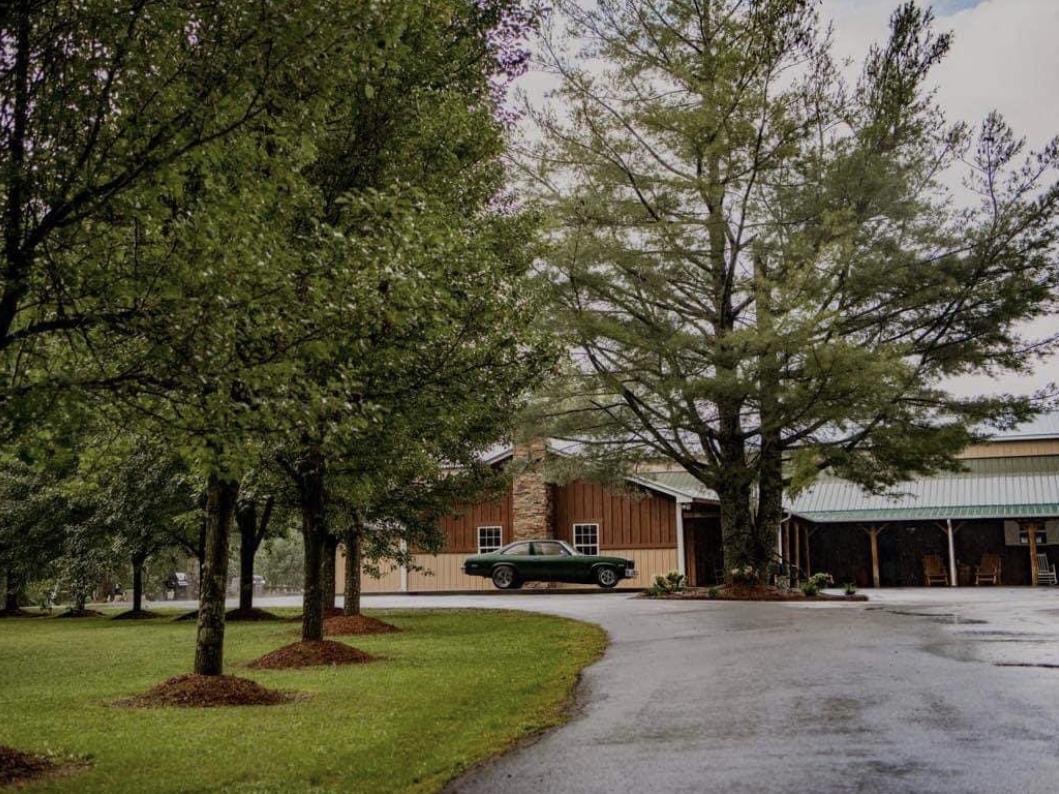The Wedding Website of Nick Elkins and Morgan Reynolds