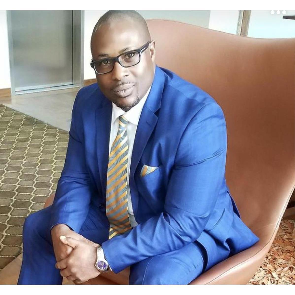 I love this man and the blue suit . He loves to dress lol we have that in common .