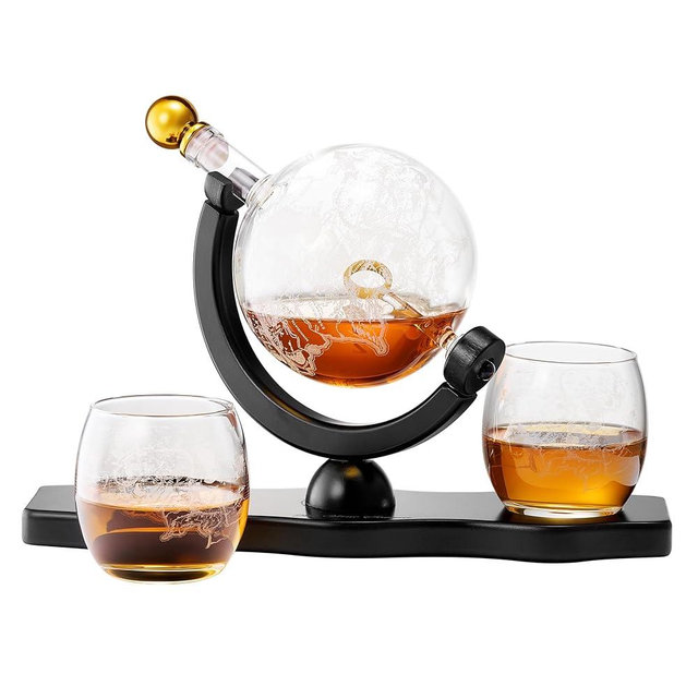 Middle Earth Whiskey Decanter Set - Gold Ring 30oz Globe LOTR Gifts & 2 Etched Map Glasses Borosilicate Liquor Barware Gift Men Dad Bourbon Scotch Wine Display Collectible, Christmas, Home Bar Fantasy