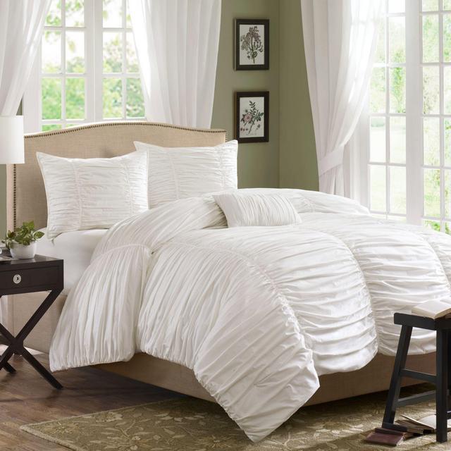 Madison Park Delancey 4-Piece King Comforter Set in White