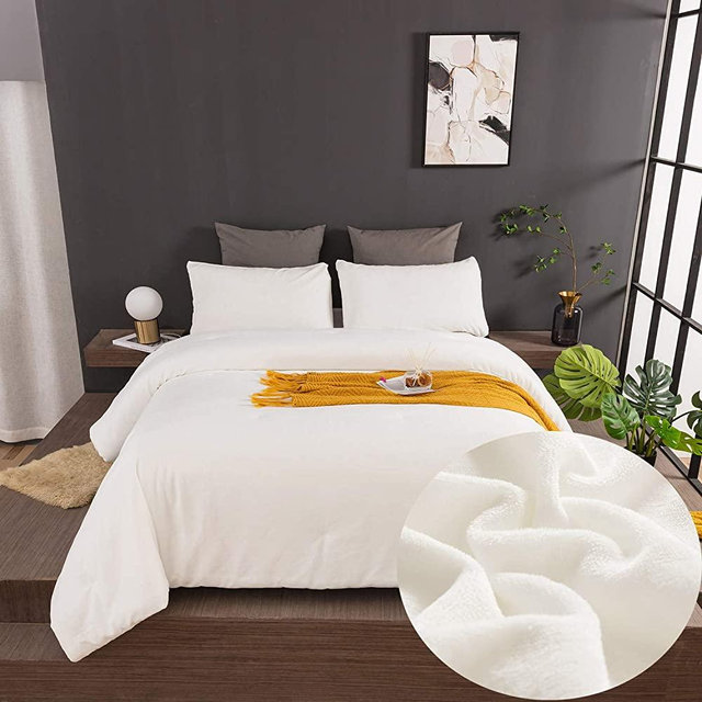 CLOTHKNOW White Fluffy Comforter Set King White Bedding Comforter Sets King Velvet Comforter Flannel Bedding Faux Fur Soft Cozy Women Men Comforter King 3Pcs White Bed Comforter Sets King Bedding