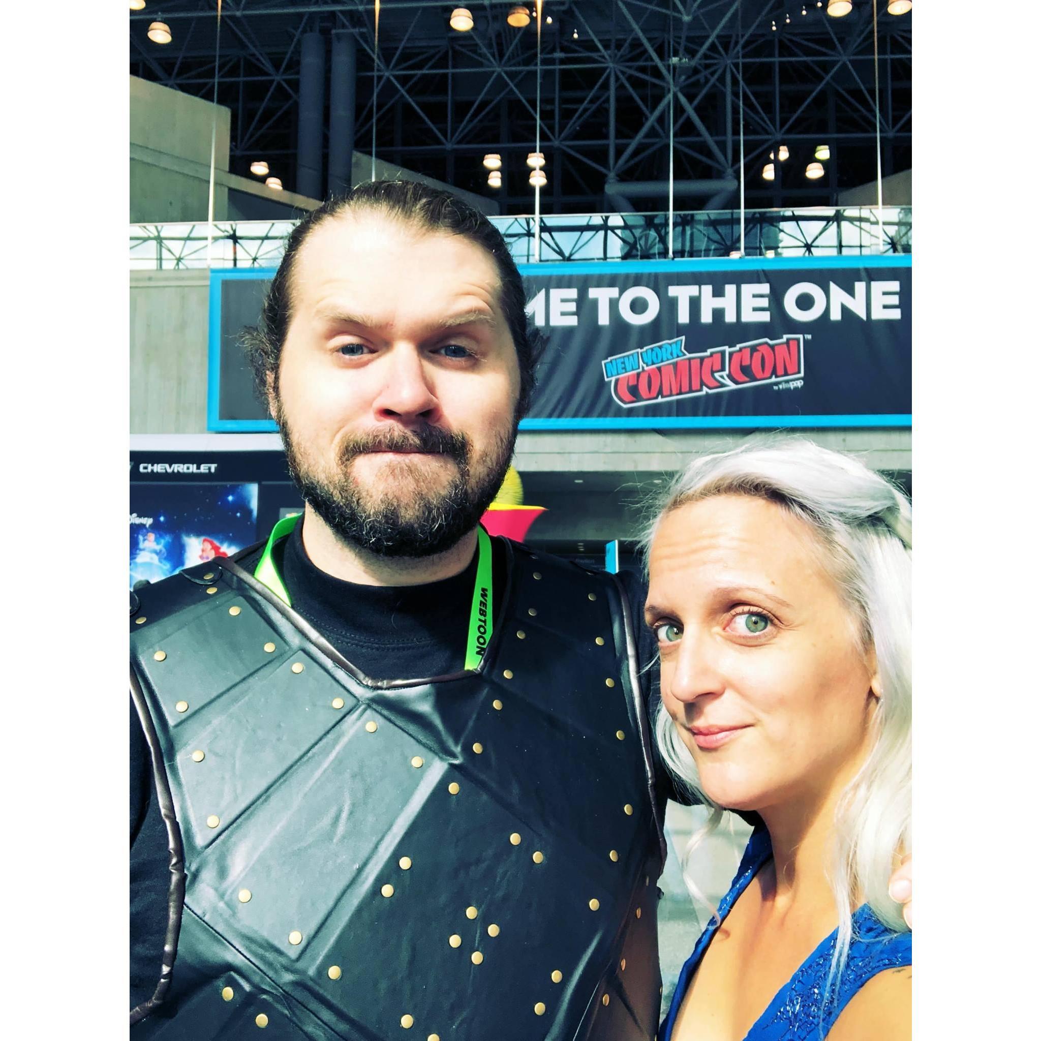 Nerds of a feather!  Danearys and Jon Snow at NYCC.