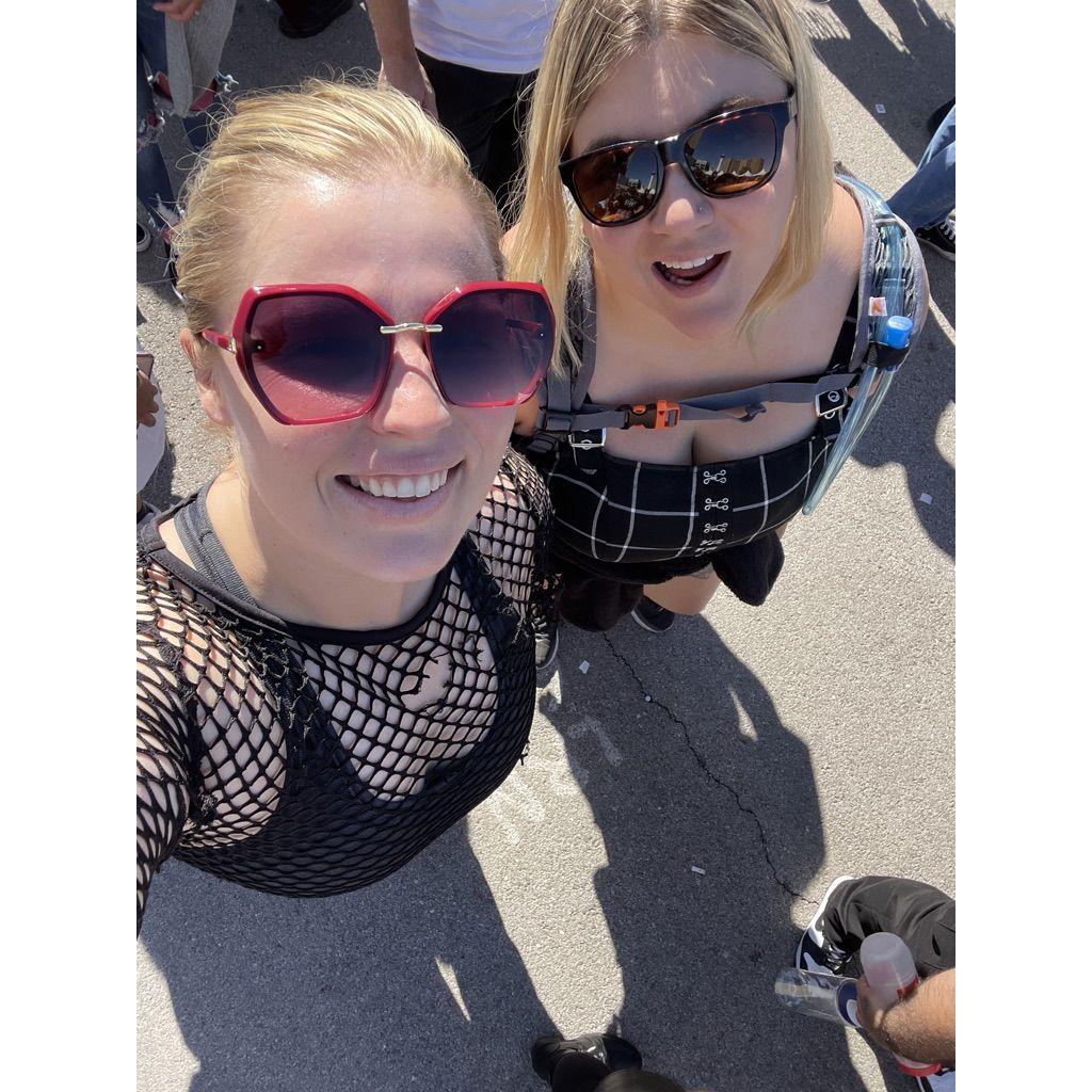 Feeling a bit overwhelmed, Kayla took to the sensory deprivation trailer for a well-deserved break from the chaos