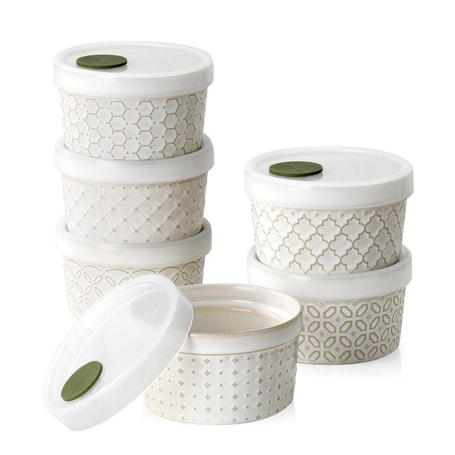 DOWAN Ramekins Oven Safe with Lids 6 oz, Charcuterie Boards Bowls Set for Creme Brulee, Souffle, Dipping Sauces, Custard Cups Ceramic Food Storage Containers, Set of 6, Beige