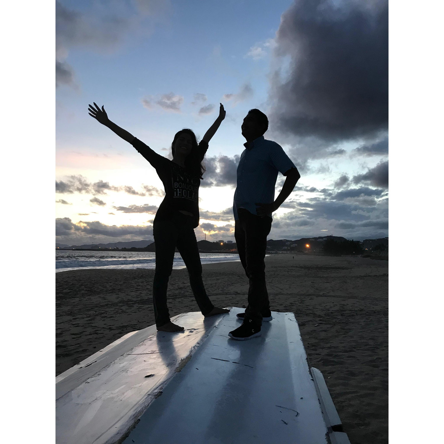 Enjoying the sunset in Playa Abierta, Salina Cruz, Oaxaca, Mexico.
Jan/02/18