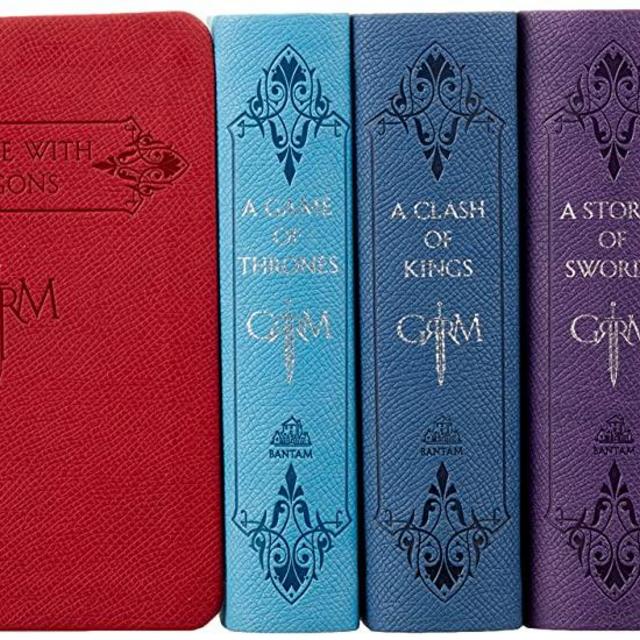 A Game of Thrones / A Clash of Kings / A Storm of Swords / A Feast for Crows / A Dance with Dragons (Song of Ice and Fire Series) (A Song of Ice and Fire)