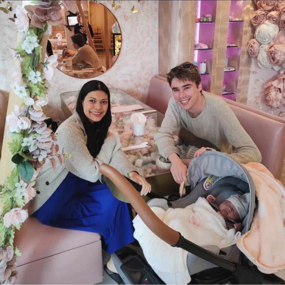 [ENG]"Working together to give our baby the best life possible" a.k.a. Co-parenting 
[ESP]"Trabajando juntos para darle la mejor vida posible a nuestra bebé ", también conocido como Crianza Compartida