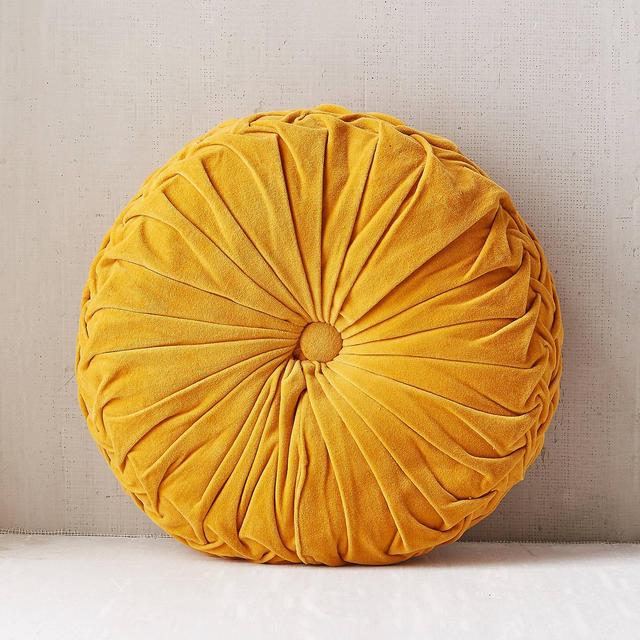 2 Round Pintuck Pillows