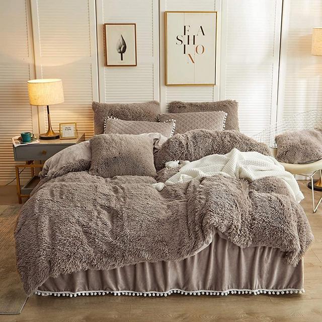 LIFEREVO Luxury Plush Shaggy Duvet Cover Set (1 Faux Fur Duvet Cover + 2 Pompoms Fringe Pillow Shams) Solid, Zipper Closure (Queen, Khaki)