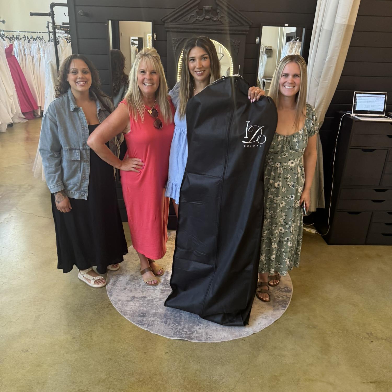 🙂‍↕️2️⃣👗