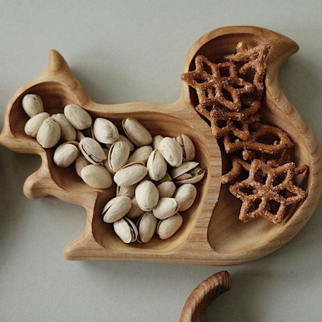 CENGNIAN Wooden Nut Snack Bowl, Storage Serving Dish, Squirrel Shape, Dish Pistachio And Shells Holder, Pedestal Tray and Sunflower Seeds, Walnuts House Warming Hostess Gifts