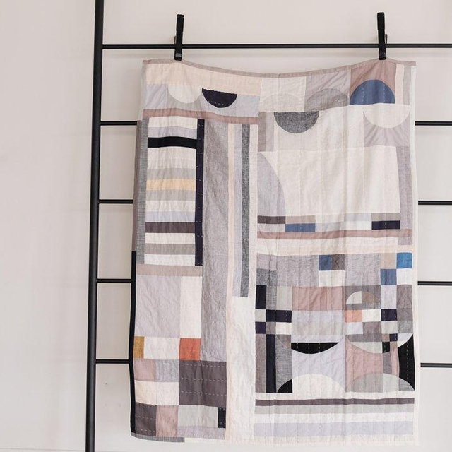 Thompson Street Studio Line Quilt - Grey