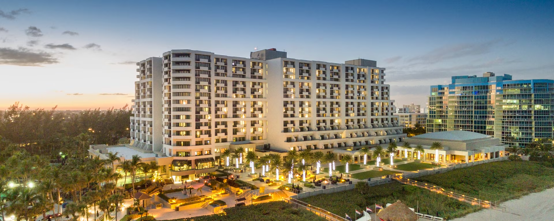 The Wedding Website of Lauren Goldstein and Guillermo Escalona