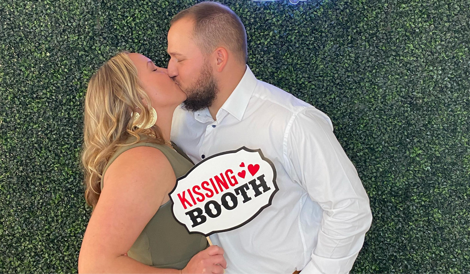 The Wedding Website of Rebecca Johnson and Jacob Johnson