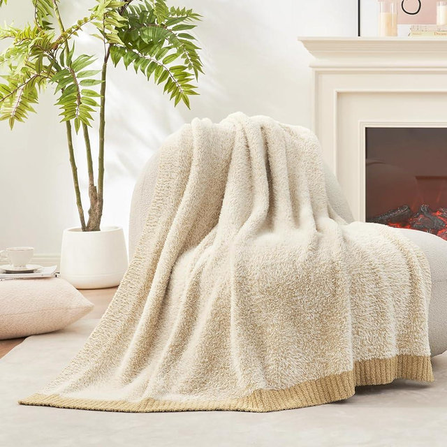 Amélie Home Soft Faux Fur Throw Blanket for Couch, Camping and Travel, Lightweight Reversible Microfiber Blanket for Sofa Chair Bed, 50 x 60 in, Heather Beige