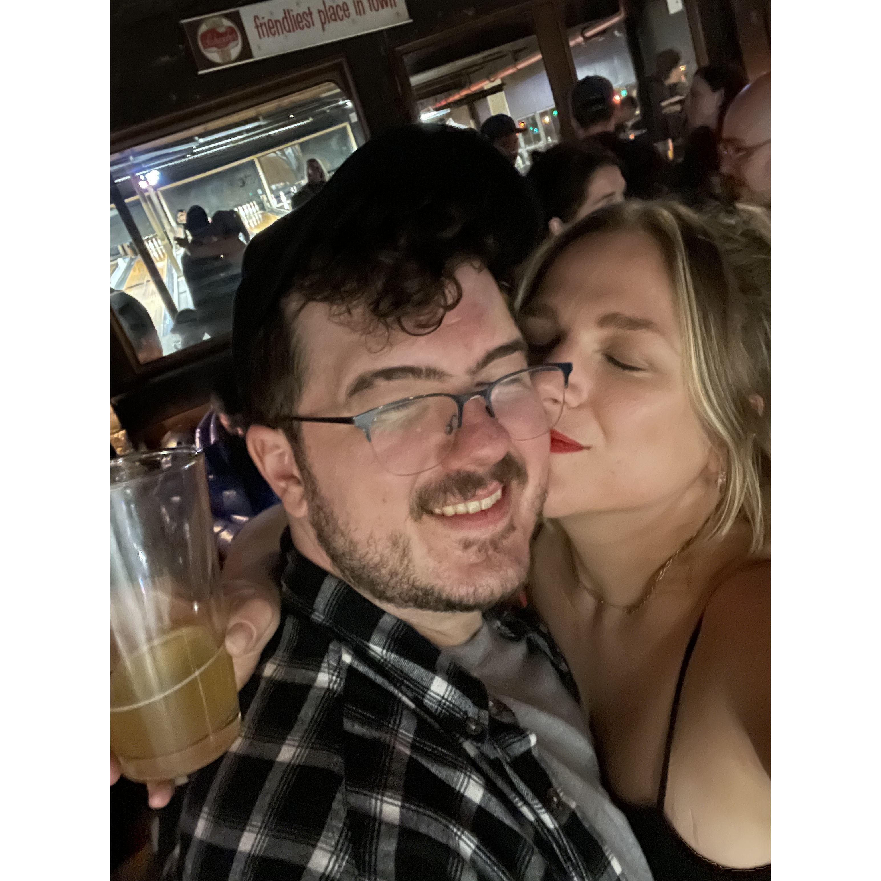 <3
