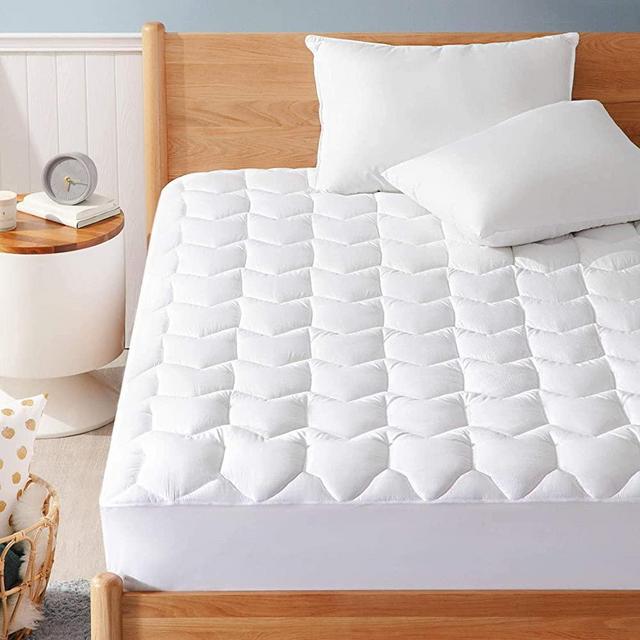 Bedsure King Mattress Pad, Upgraded 500GSM Breathable Quilted Mattress Cover with Deep Pocket (8”-18”), Extra Soft Hypoallergenic Down Alternative Filled Mattress Topper