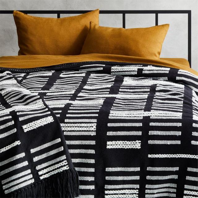 Hydrus Full/Queen Black and White Blanket