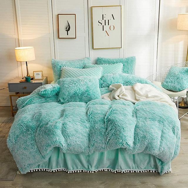 LIFEREVO Luxury Plush Shaggy Duvet Cover Set (1 Faux Fur Duvet Cover + 2 Pompoms Fringe Pillow Shams) Solid, Zipper Closure (King, Ombre Aqua)
