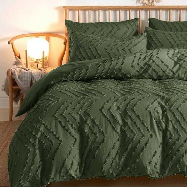 Nanko Olive Green California King Duvet Cover, 3pc Boho Tufted Microfiber Cal King Comforter Cover Set, All Season Aesthetic Soft Embroidery Textured Geometric Quilt Cover 104x96 inches