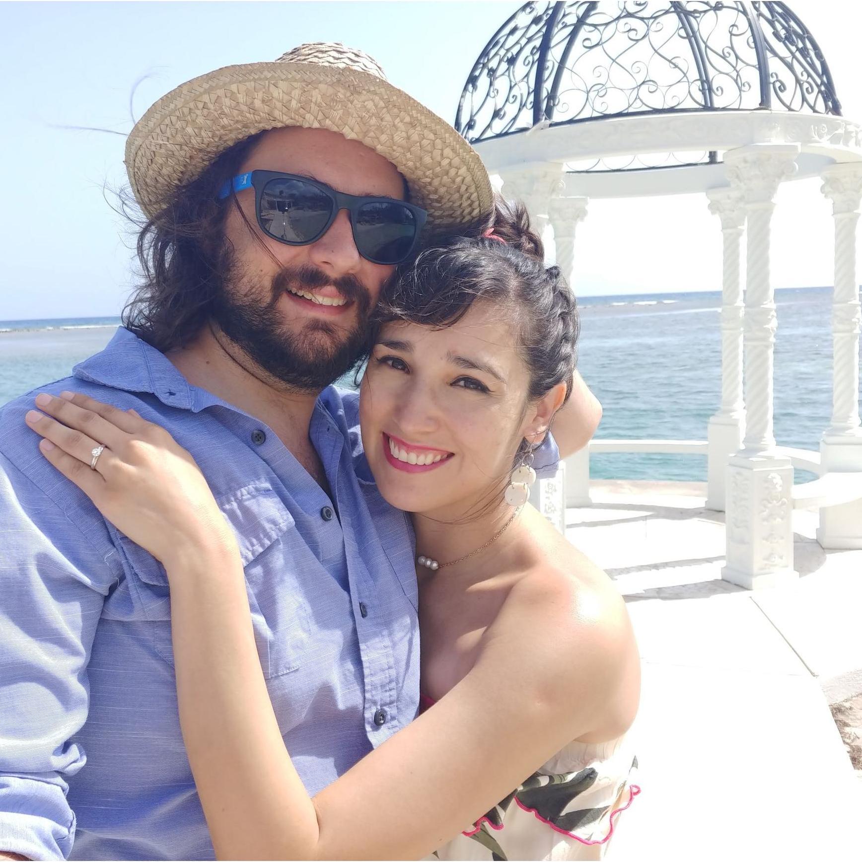 2018- Randy proposed at this kiosk the night before after dinner. Randy me propuso matrimonio en este kiosko despues de la cena la noche anterior.