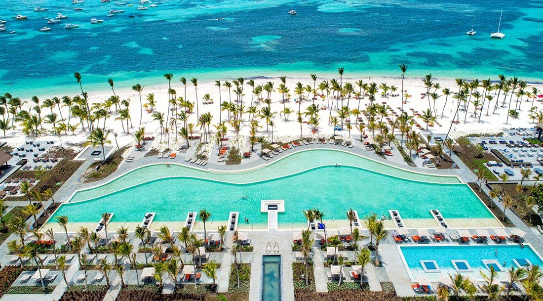 The Wedding Website of Charlotte Hunt and Berger Chery