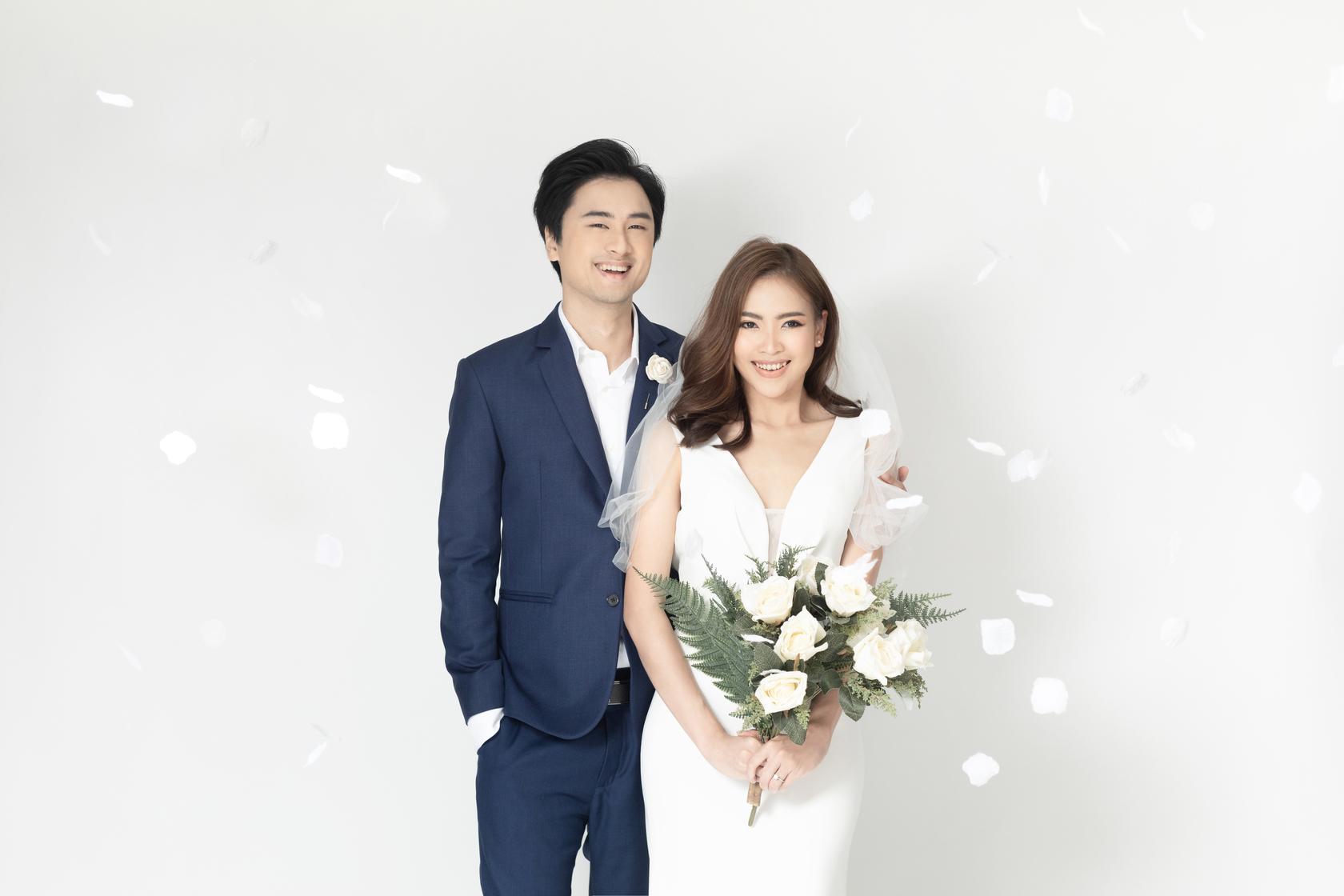 The Wedding Website of Numploy Yanasiddhi and Lingfeng Zhen