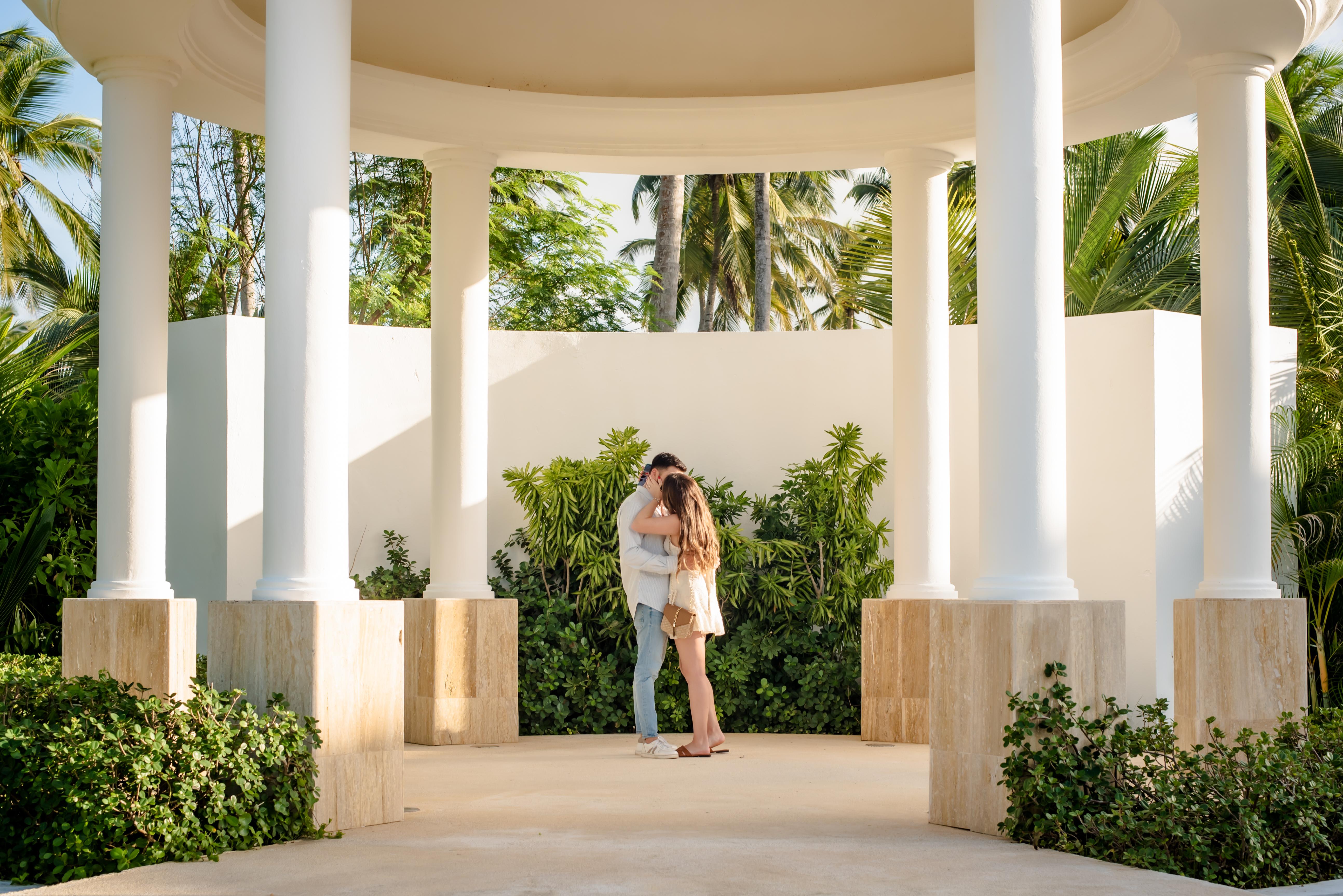 The Wedding Website of Daniella Pareja and Valtenius Beltrao