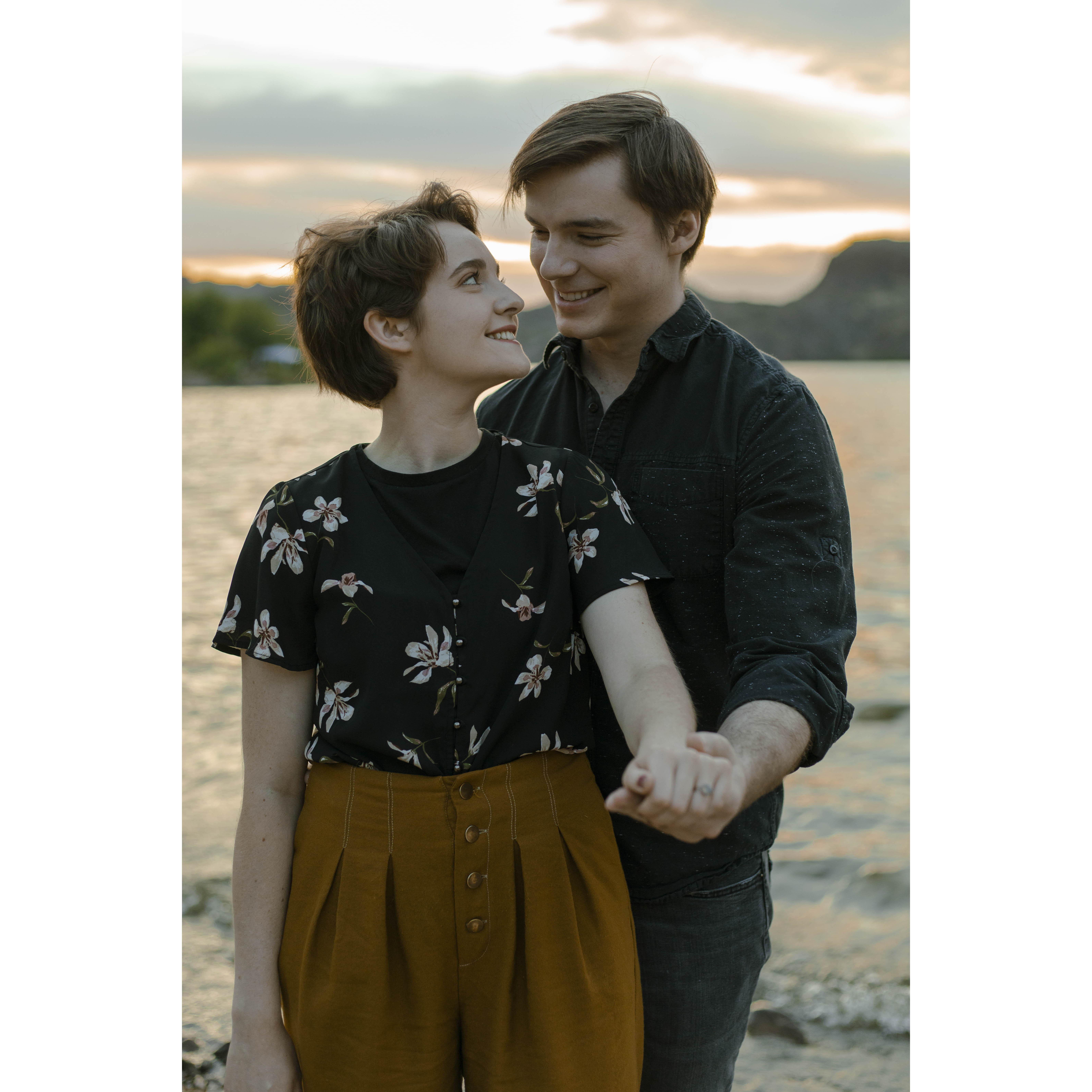 Engagement Photos at Canyon Lake with Sara at Cactus Life Photography