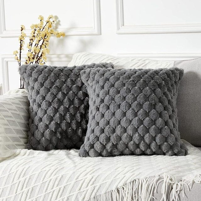 Yaertun Pack of 2 Super Soft Cozy Decorative Throw Pillow Covers Fuzzy Plush Faux Fur Luxury Cushion Cover Pillowcase for Sofa Couch Bed Livingroom 16x16 Inch Grey