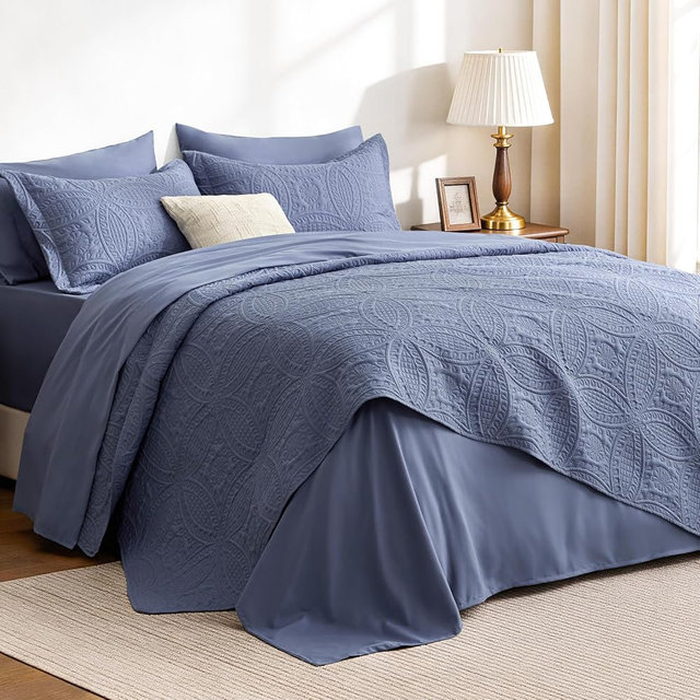 Love's cabin Queen Quilt Set Bluish Grey, Bed in a Bag Queen Bedding 7 Pcs, Ultrasonic Embossed Coin Pattern Comforter, Lightweight Bedspreads for All Seasons Quilt with Sheets, Pillowcases & Shams
