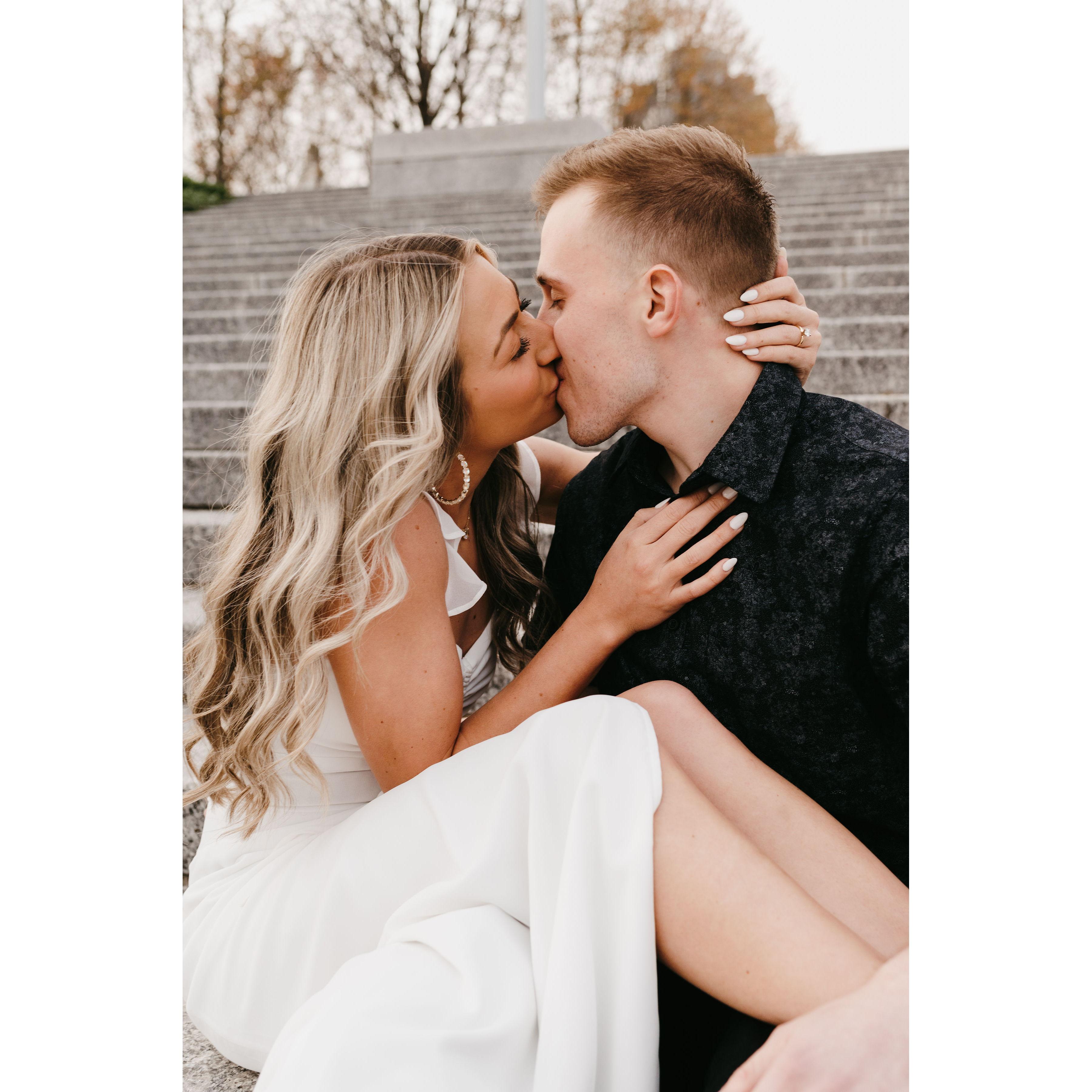 Engagement Photoshoot in downtown cincy