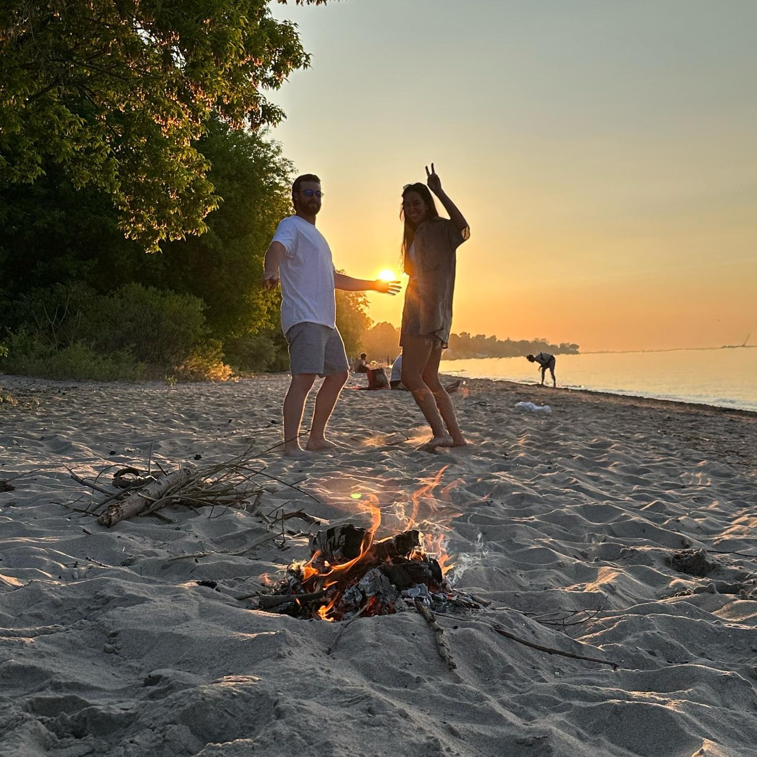 First beach fire date together, Billy says "I think I'm falling in love with you" 5th date