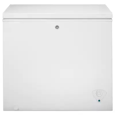 GE Garage Ready 7-cu ft Manual Defrost Chest Freezer (White)