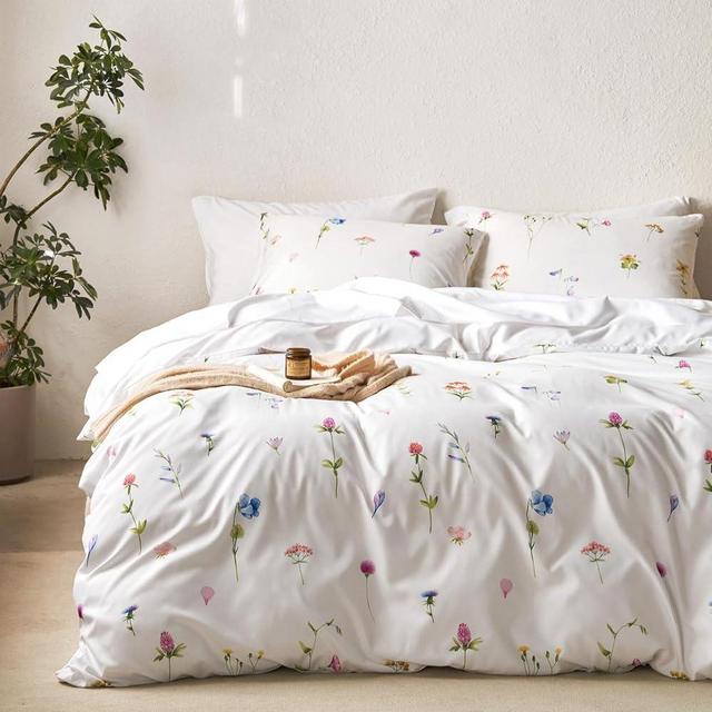 Wake In Cloud - Floral Comforter Set, Cottagecore Tiny Flowers Leaves Botanical Plant Pattern Printed on White, Soft Microfiber Bedding (3pcs, Queen Size)