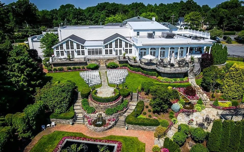 The Wedding Website of Alexus Williams and Christian Blake