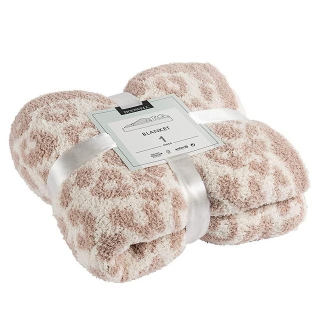 DOOWELL Leopard Throw Blanket, Unique Animal Wild Print Cozy Blanket,Soft Blanket, Suitable for Sofa, Bed, Travel Fleece Blanket (50*70IN, Cream)