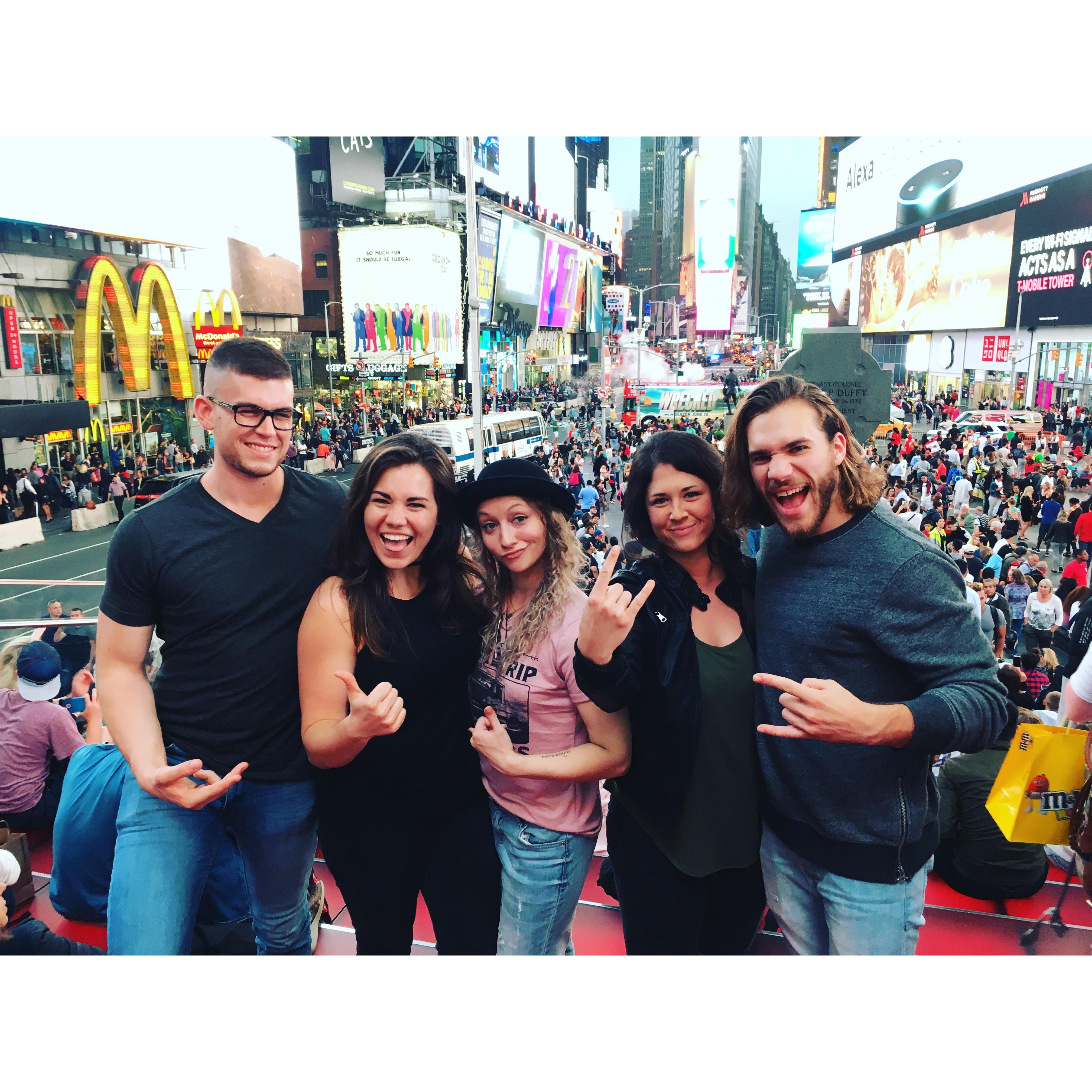 NYC tripppppp with the crew! August 2017