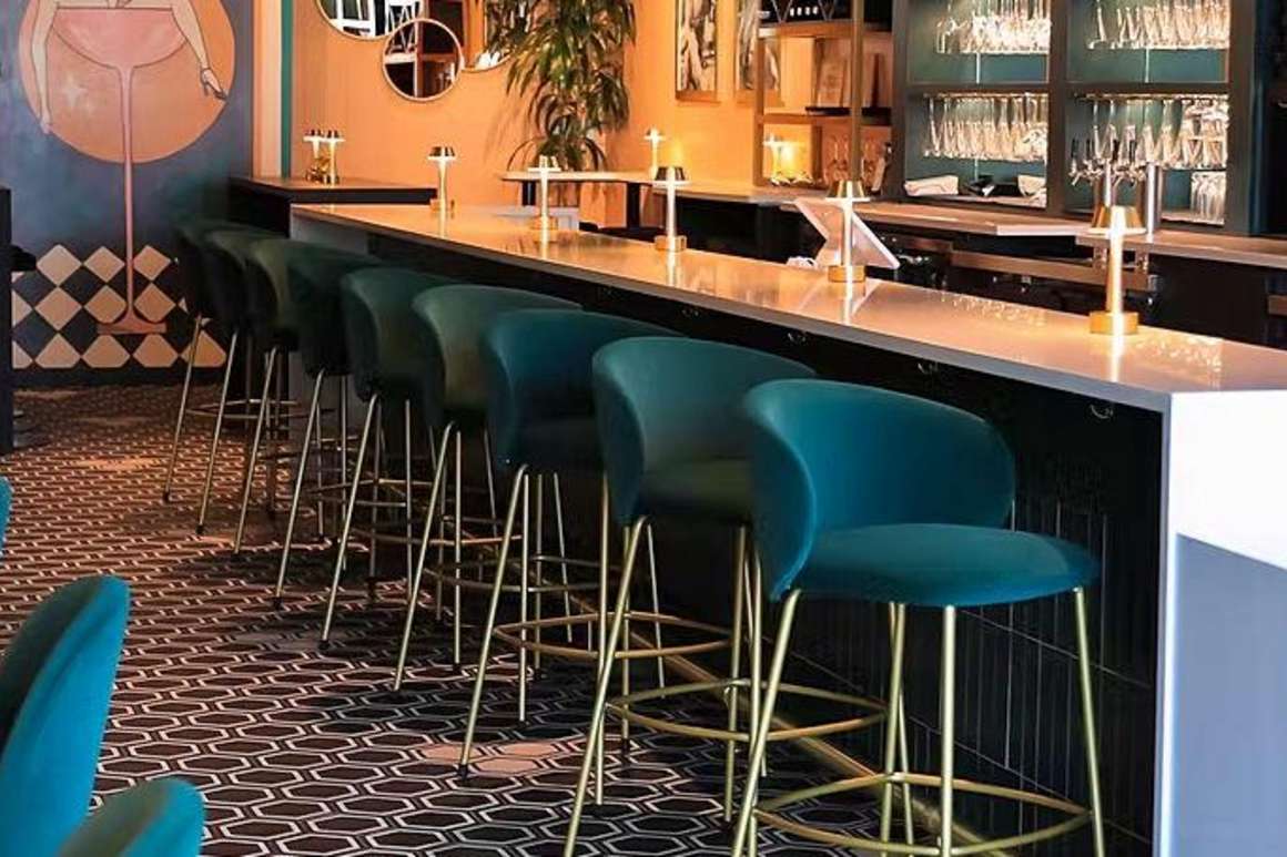 Flutes Champagne Bar